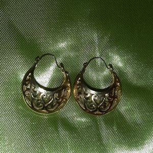 Cute gold earrings
